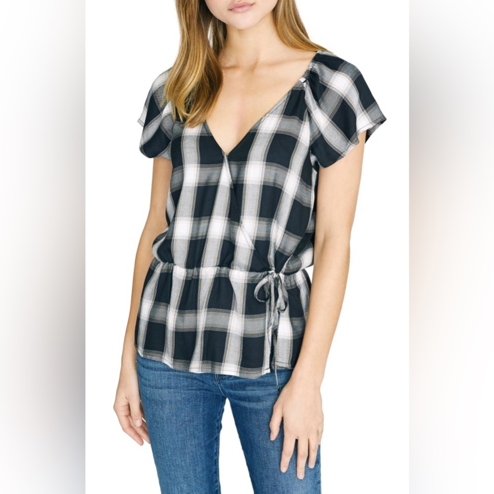 Sanctuary women’s small white/black checkered plaid faux wrap short sleeve